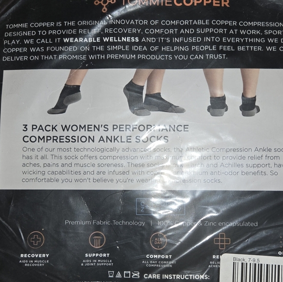 New in bag Tommie Copper 3 pack compression ankle socks size 7-9.5 anti-odor - Picture 2 of 5